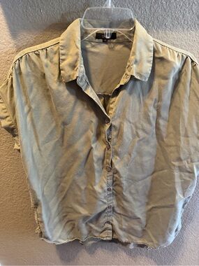 Quince 100% Tencel Lyocell Button Down  Short Sleeve Shirt - Olive Sage Green